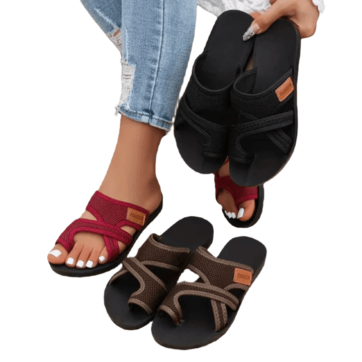 Celia | Gleitsandalen aus perforiertem Mesh