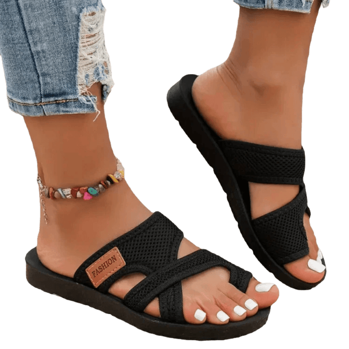 Celia | Gleitsandalen aus perforiertem Mesh