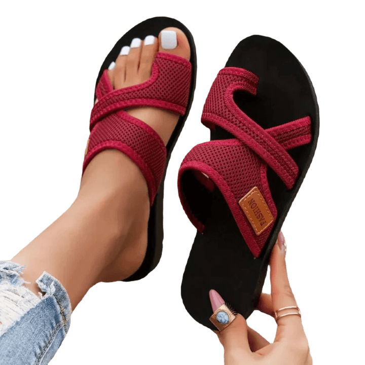 Celia | Gleitsandalen aus perforiertem Mesh